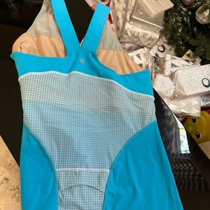 Lululemon Wispier Tank Top Blue Size 6